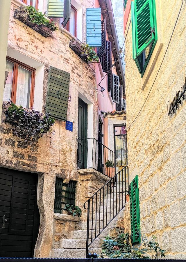 Private Courtyard Medieval Stone Home In Old Town Rovinj Kültér fotó
